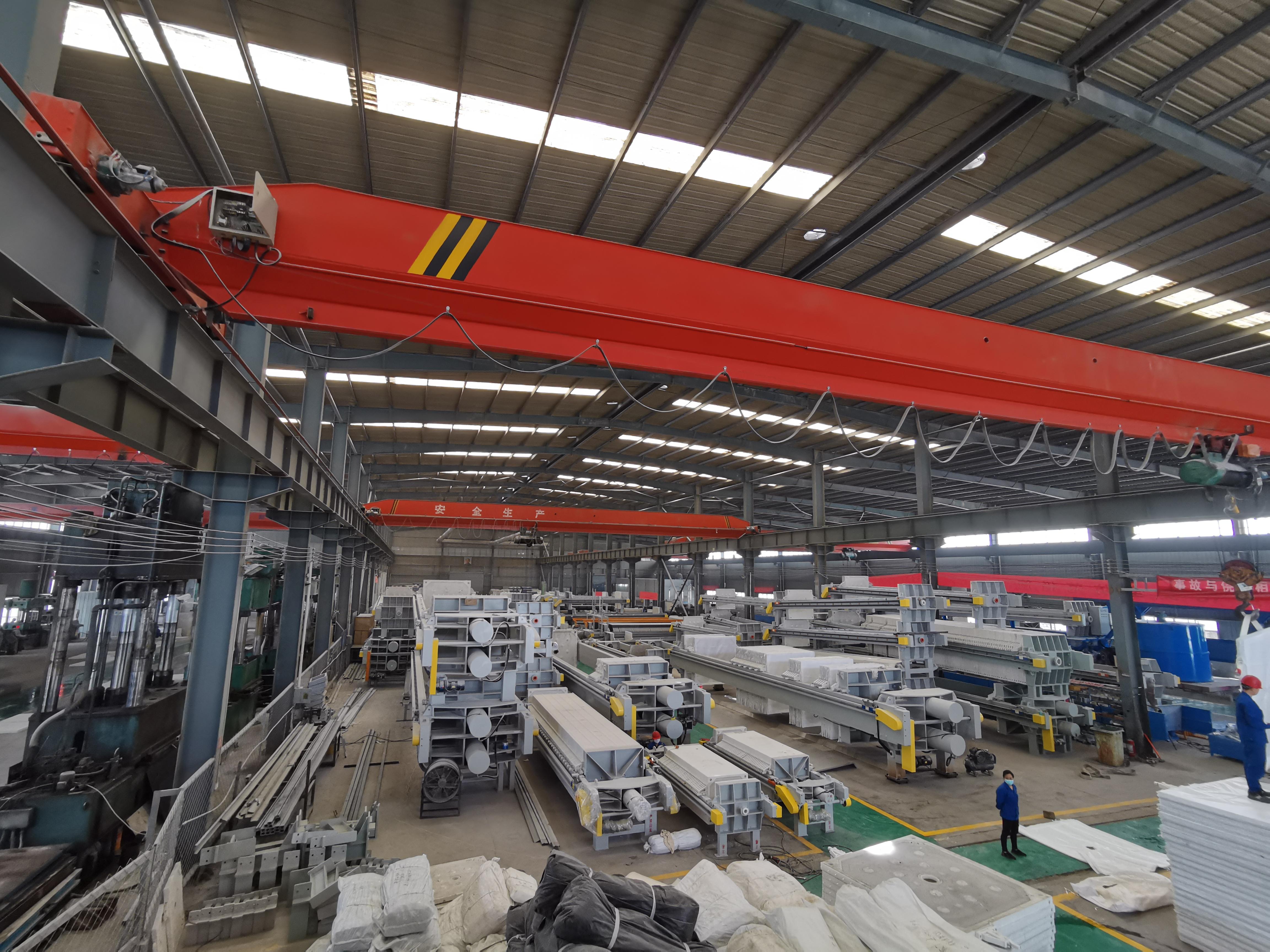 厢式压滤机品牌,不同行业污水压滤机如何选购?(图1) 厢式压滤机品牌,不同行业污水压滤机如何选购?(图1)