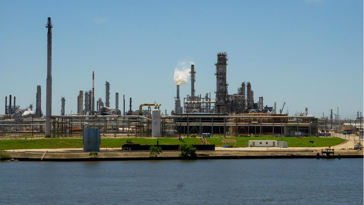 暗流板框压滤机,板框压滤机你又了解多少?(图1) 暗流板框压滤机,板框压滤机你又了解多少?(图1)