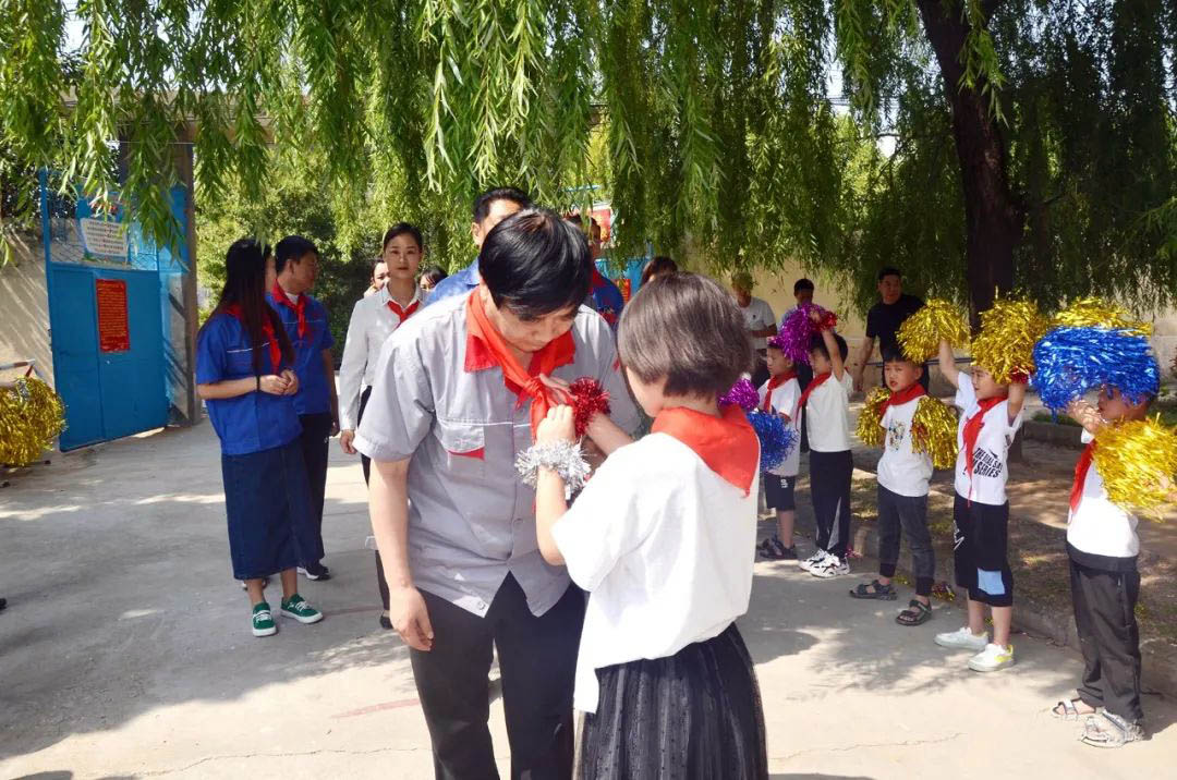 助教倾情乡村 大爱谱写育人新篇(图2)